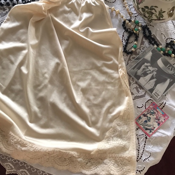 VNTG 70's Half Slip